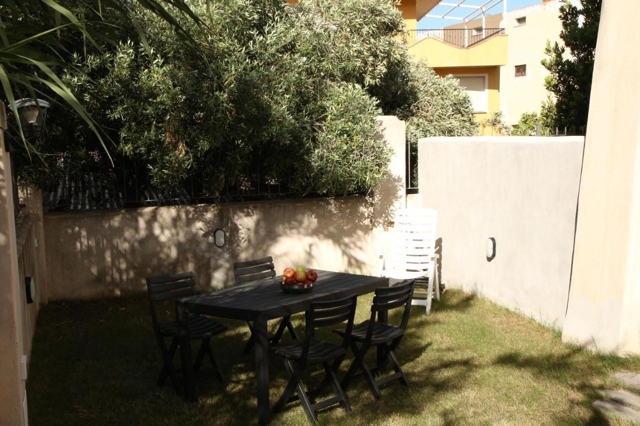 Fenile Apartments Santa Maria Navarrese Extérieur photo